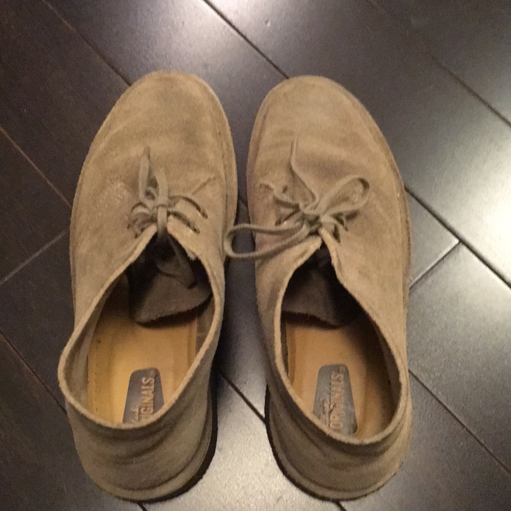 Clarks Desert Boot Suede Tan size 7.5 barely worn